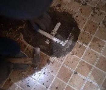 上甘岭卫生间漏水维修公司为您分享下卫生间渗水如何处理及注意事项
